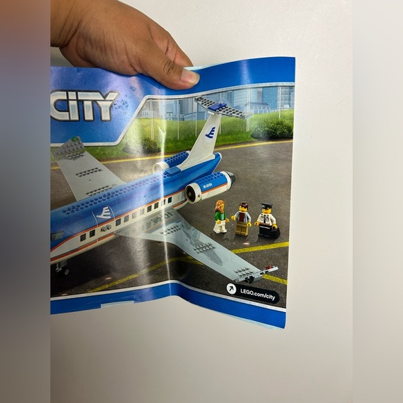 Lego City 60104  Airplane Manual Instructions - Picture 4 of 8